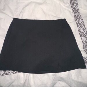 New Zara skirt with tag still on! Has shorts underneath attached! (size - small)